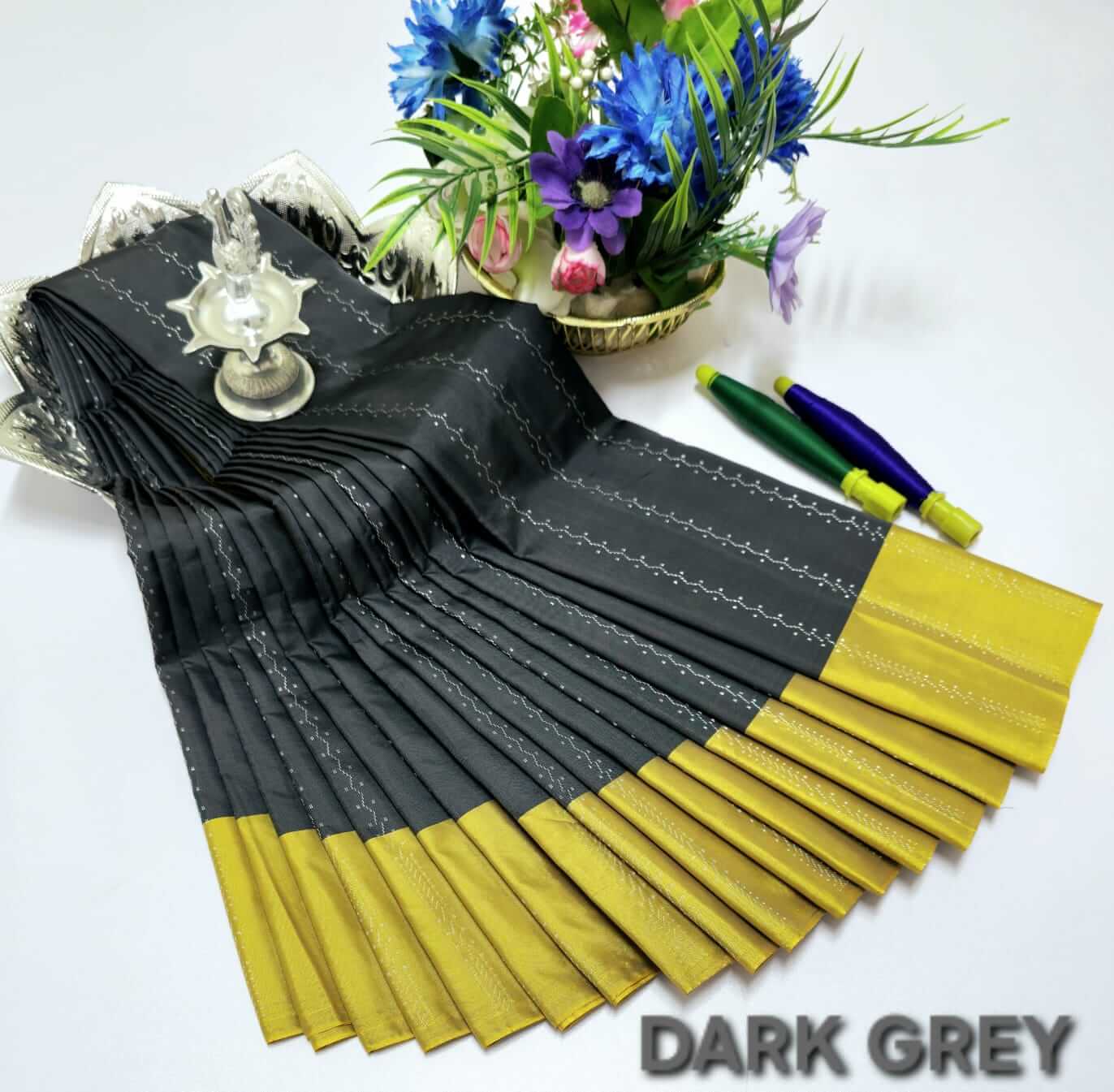 Grand Soft Silk Saree with Zari Pallu – Wedding & Party Wear